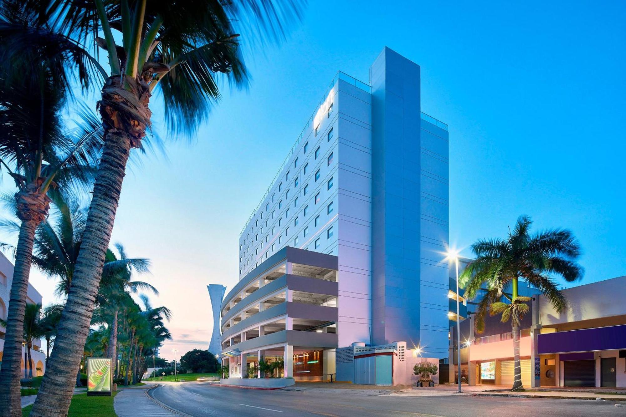 Renovated Aloft Cancun Bagian luar foto