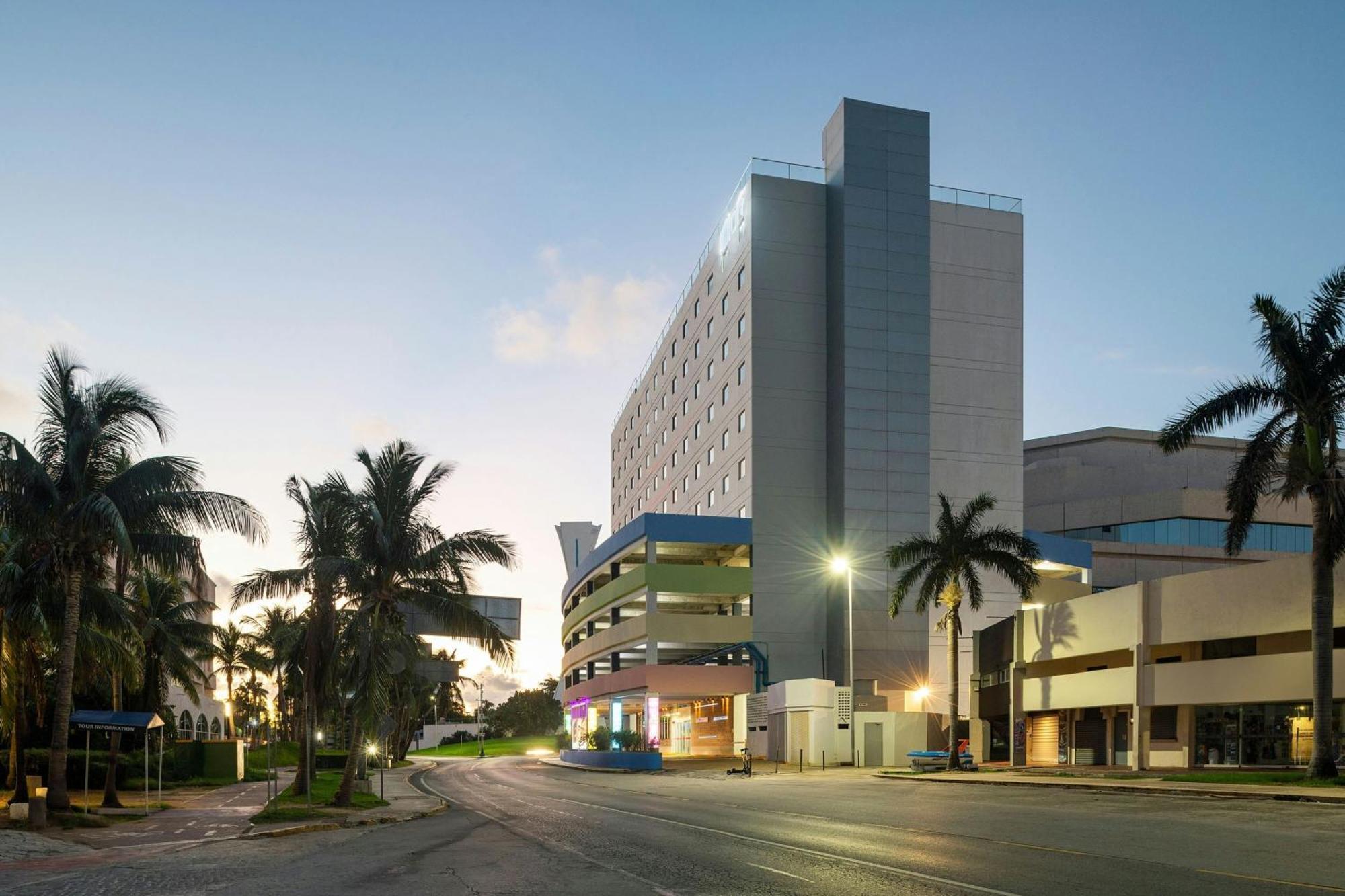 Renovated Aloft Cancun Bagian luar foto