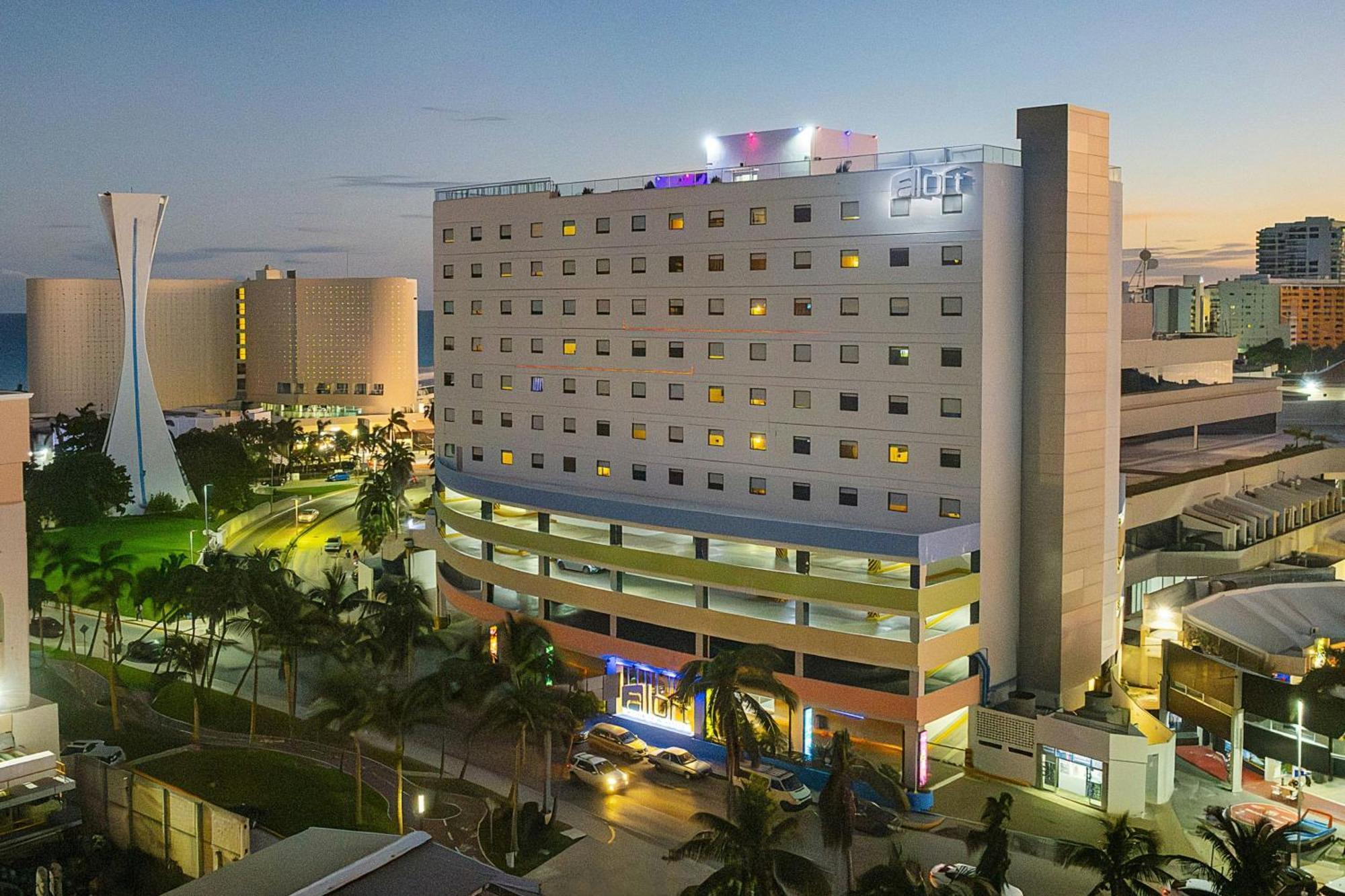 Renovated Aloft Cancun Bagian luar foto