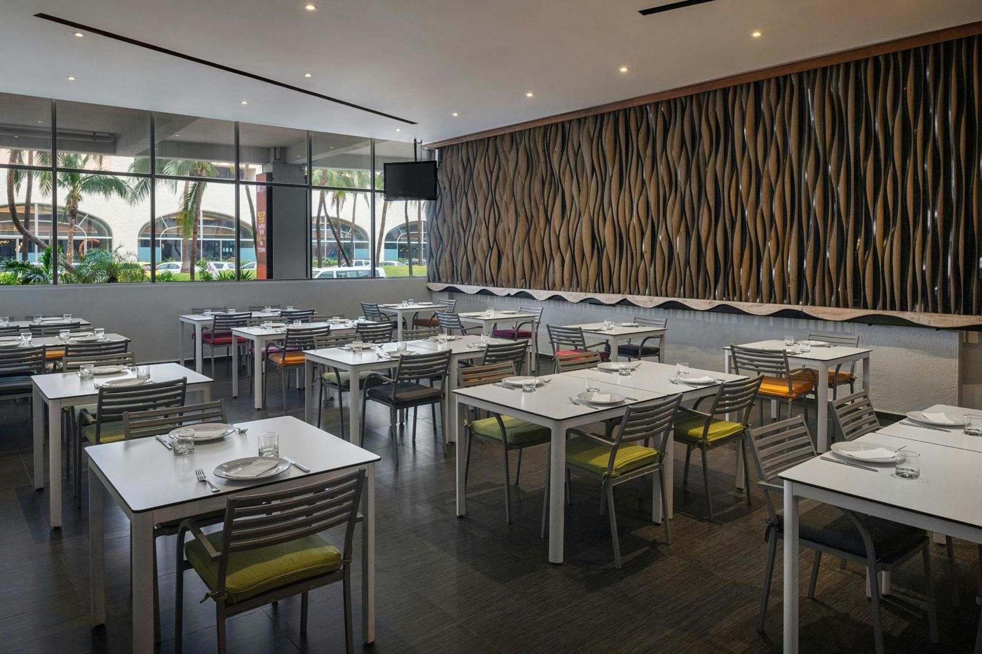 Renovated Aloft Cancun Bagian luar foto